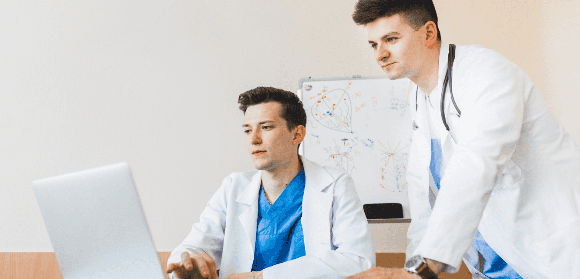 Choosing Between All-in-One Practice Management Software and Standalone Healthcare Tools